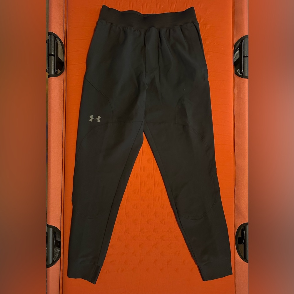Under Armour Men's Black Fitted Pants